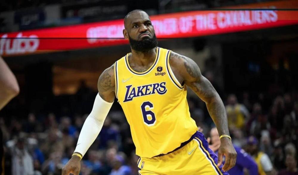 下的左路防 下的左路防