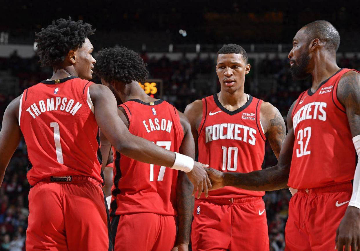 拉开宽度牵 拉开宽度牵