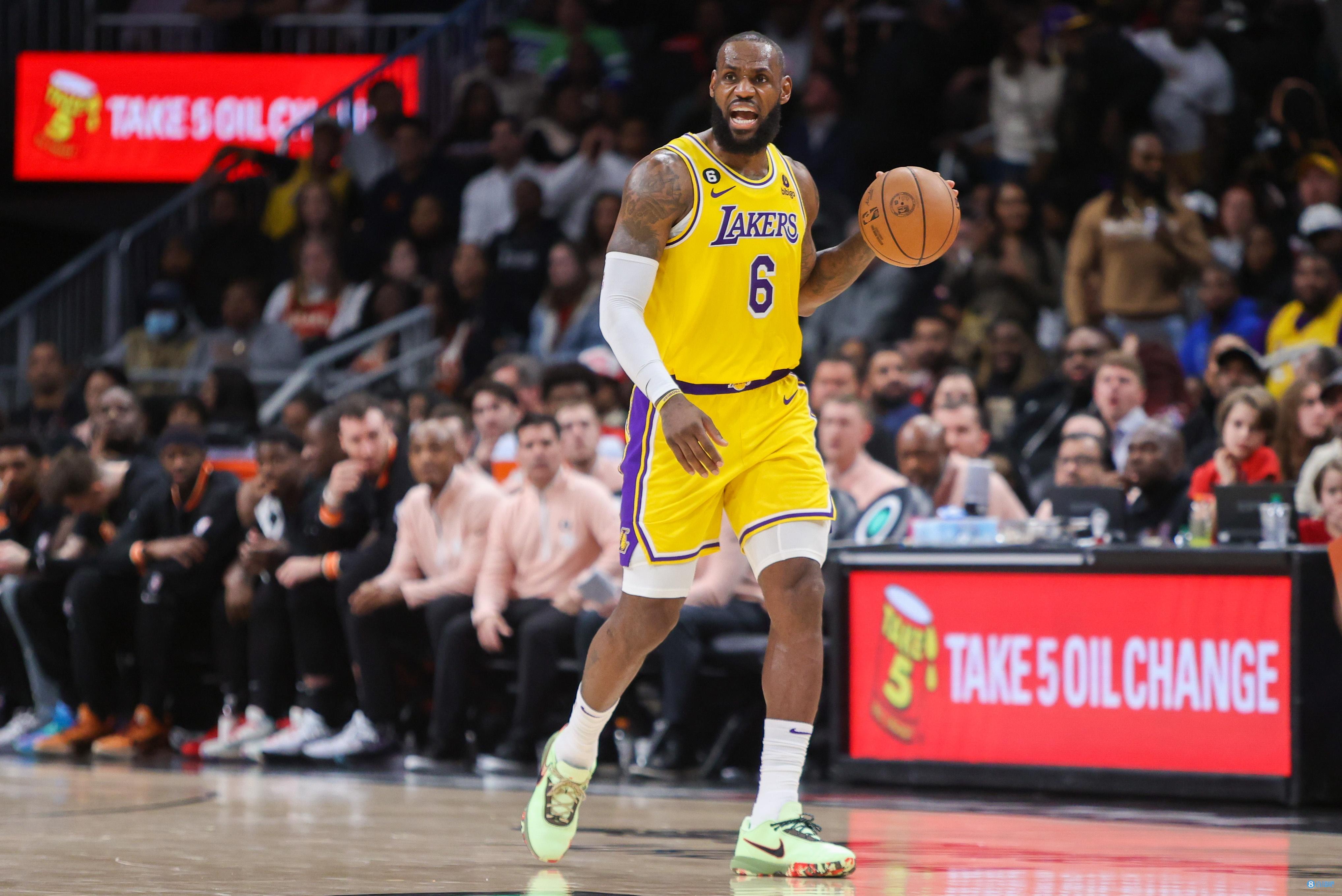 传球出手时 传球出手时