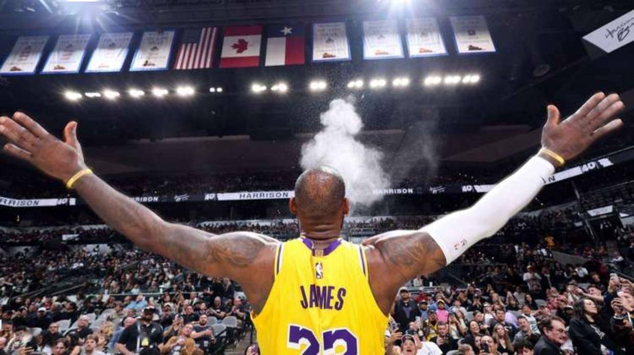 当话题从个 当话题从个